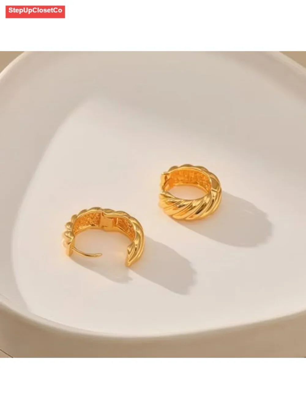 18K Gold Plated Small Chunky Huggie Hoop Earrings Hypoallergenic Hinge Closure